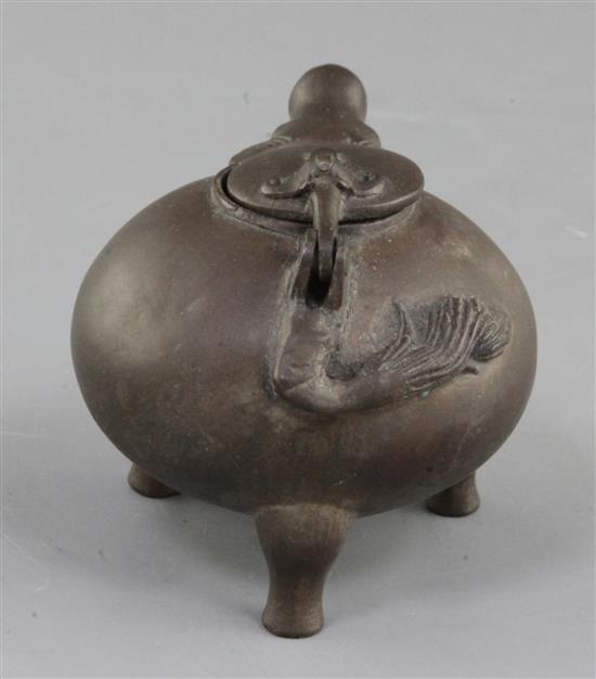 A Chinese bronze tripod ox-head tripod vessel or water dropper, 17th/18th century, 10.5cm long